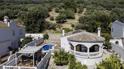 For Sale: Villa in Mondron Beds: 2 Baths: 2 Price: 295,000