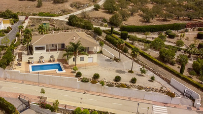 For Sale: Villa in Periana Beds: 4 Baths: 5 Price: 699,000