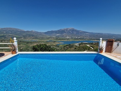 For Sale: Villa in Vinuela Beds: 3 Baths: 2 Price: 445,000€