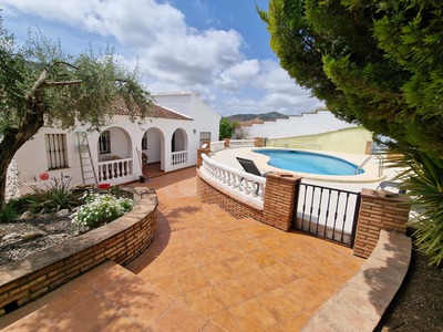 For Sale: Villa in Periana Beds: 3 Baths: 2 Price: 289,000€
