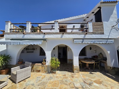 For Sale: Villa in Periana Beds: 2 Baths: 2 Price: 256,000€