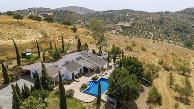 For Sale: Villa in Vinuela Beds: 4 Baths: 4 Price: 649,000 For Sale: Villa in Vinuela Beds: 4 Baths: 4 Price: 649,000