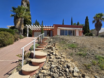 For Sale: Villa in Alcaucin Beds: 2 Baths: 2 Price: 345,000€