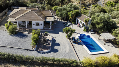 For Sale: Villa in Alcaucin Beds: 3 Baths: 2 Price: 345,000