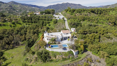 For Sale: Villa in Benamargosa Beds: 4 Baths: 3 Price: 365,000