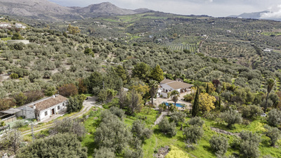 For Sale: Villa in Periana Beds: 5 Baths: 3 Price: 575,000