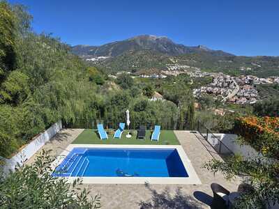 For Sale: Villa in Vinuela Beds: 3 Baths: 2 Price: 347,500