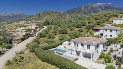 For Sale: Villa in Puente don Manuel Beds: 5 Baths: 4 Price: 625,000