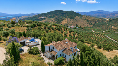For Sale: Villa in Periana Beds: 3 Baths: 3 Price: 375,000