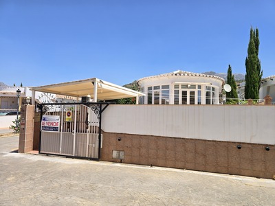 For Sale: Villa in Alcaucin Beds: 3 Baths: 2 Price: 269,000
