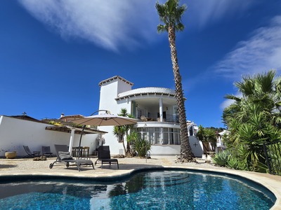 For Sale: Villa in Vinuela Beds: 3 Baths: 2 Price: 449,000