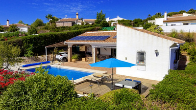For Sale: Villa in Vinuela Beds: 2 Baths: 2 Price: 299,950