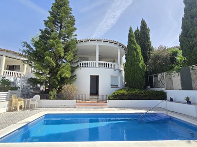 For Sale: Villa in Puente don Manuel Beds: 3 Baths: 3 Price: 335,000